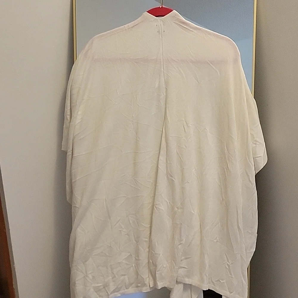 Echo White Poncho Scarf OS